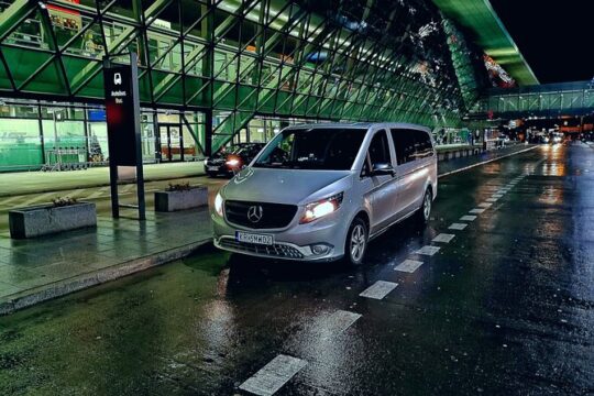 From Wroclaw to Krakow Airport Private Transfer