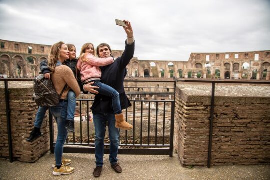 Skip-the-line Kids Tour: The Colosseum & Roman Forums with a Family Guide
