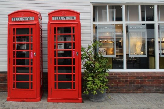 Private Transfer: Gatwick to Heathrow Airport Via London attractions