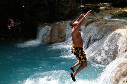 Blue Hole, Secret Falls and River Tubing Combo From Ocho Rios