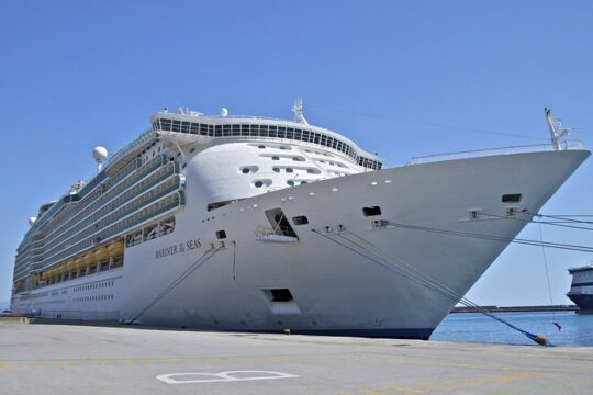 Private transfers to/from Portsmouth International Port and London Luton Airport
