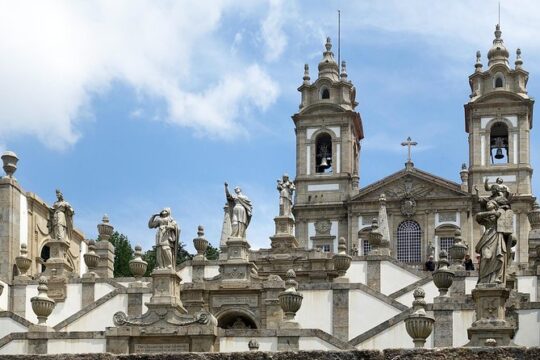 Private Car Transfer from Lisbon to Braga with 2 hours for sightseeing