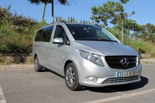 Transfer Tour Lisbon/Porto with 2 stops options Óbidos, Nazaré, Fátima, Coimbra