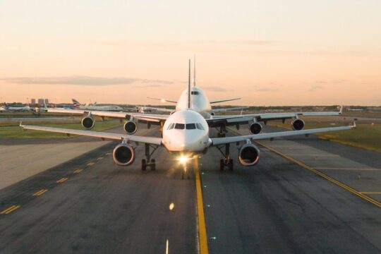 Heathrow to Gatwick- Luton-Stansted- City Airport Private Transit Taxi Transfer
