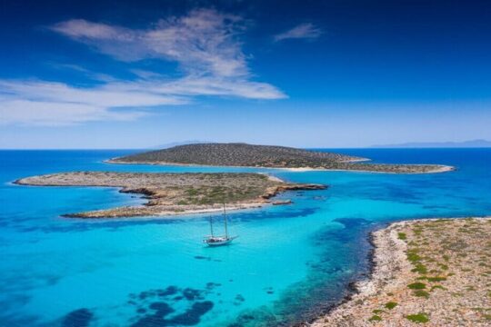 Aeolus motoryacht cruise in Paros