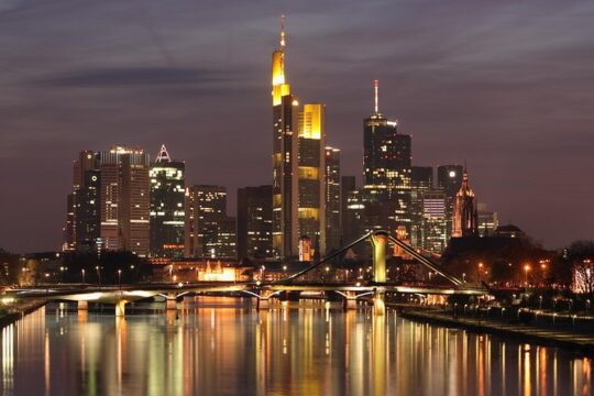 Private transfer from Fuhlsbüttel Airport to Hamburg City Center