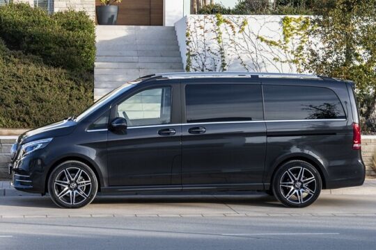 Private Transfer: London to London Airport LCY by Luxury Van