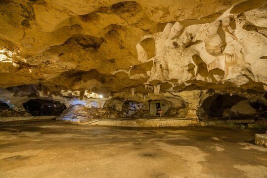 Private transportation from Montego Bay to Green Grotto Caves Attraction