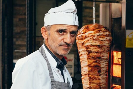 Street Food & Wine Pairing Kadikoy Evening Tour