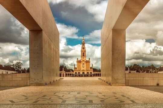 FATIMA: Private Shrine and Pastorinhos Tour from Porto