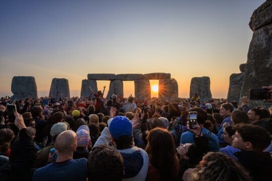 Stonehenge Summer Solstice Tour from London: Sunset or Sunrise Viewing