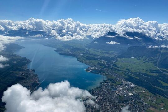 Helicopter tour to the Stockhorn mountain, with great view to the Swiss Alps