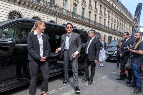 Private Transfer from Paris to Roissy CDG or Orly airport