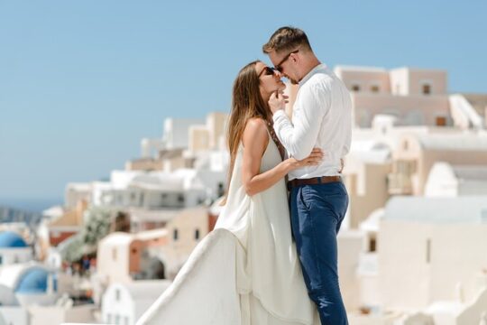 Private Marriage Proposal Photoshoot in Oia