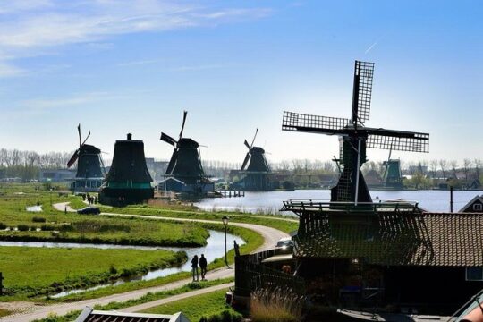 Private Tour Zaanse Schans and Volendam in Jaguar S-Type Full Day