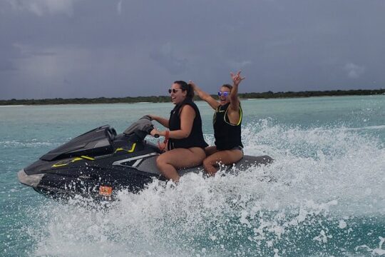 Jet Ski Shipwreck and Private Island Excursion