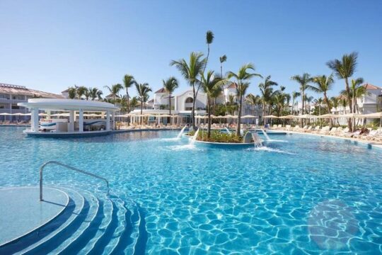 Santo Domingo Airport and Bahia Principe Ambar Private Transfer