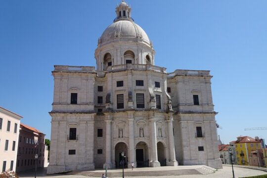 Lisbon self-guided walking tour & scavenger hunt