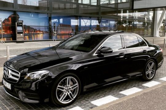 Private Airport Transfer: From Gdansk Airport to Gdynia (1-3 PAX)