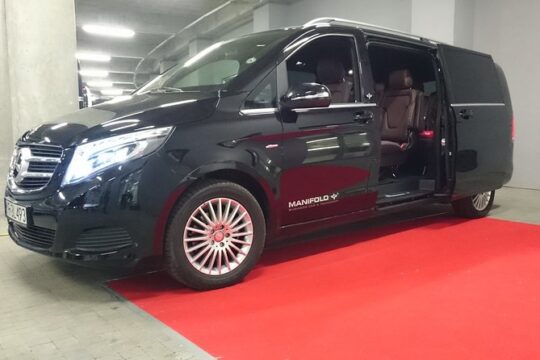 Cracow to airport transfer by minivan