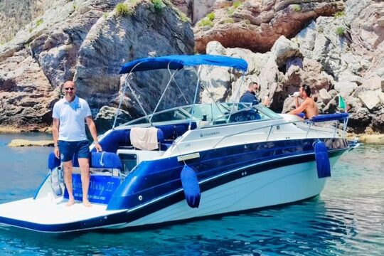 Boat excursions in the Bay of Taormina and Gardens on a private basis