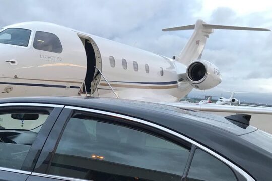 Private Transfer: Toronto Pearson Airport or Richmond Hill Black Car Service