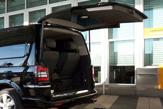 Private Transfer From Paris Hotels to Paris Airport.
