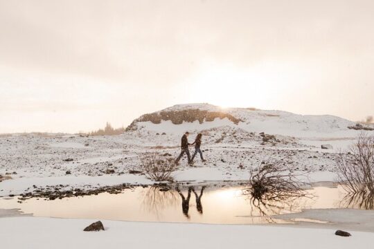 Private Vacation Photography Session with Local Photographer in Reykjavik