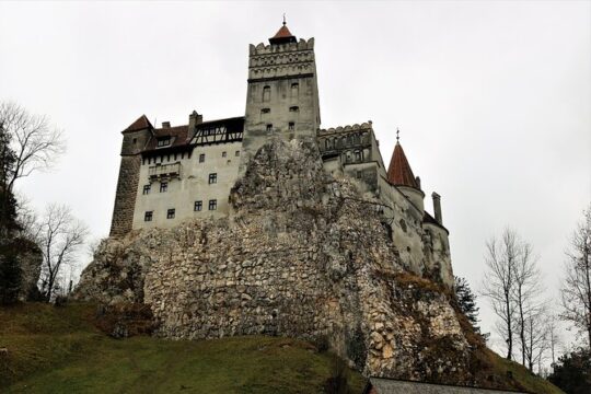 Discover the Legends: Journey to Dracula's and Râșnov Castle