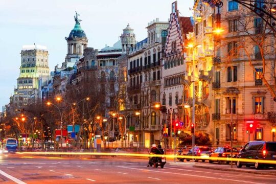Private Arrival Transfer from El Prat Airport to Central Barcelona