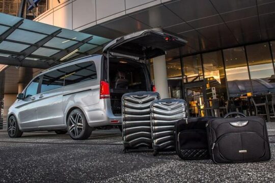 Disneyland Private Transfer - Luxury Minivan Service