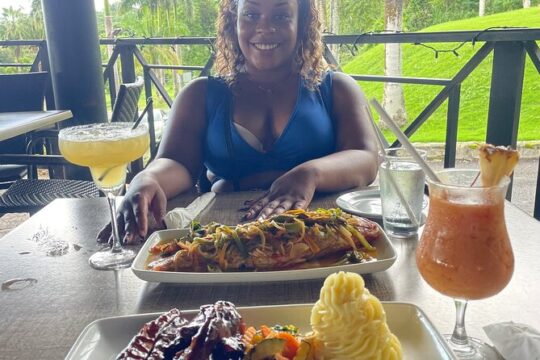 Houseboat Restaurant and Grill for Dinner Private Transportation