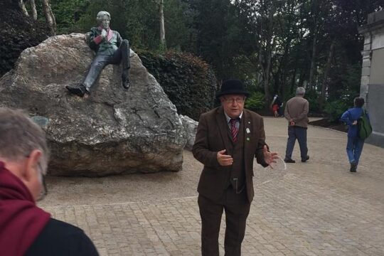 Walking tour in Merrion Square Park - Dublin Rogues Tour