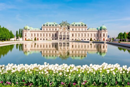 Private Transfer from Munich to Vienna with 2 Hour Sightseeing Stop