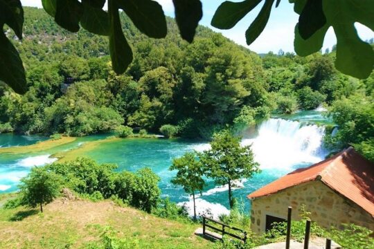 Private transfer to Krka waterfalls and back from Split or Trogir