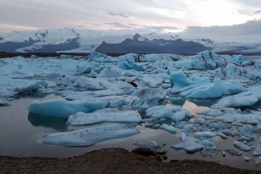 Glacier Lagoon and Diamond Beach Private Tour from Reykjavik
