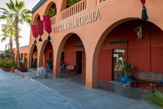 Private Full Day Tour to Los Cabos from La Paz