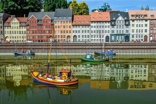 Brussels Walking and Bus Tour with Waffle Tasting Experience
