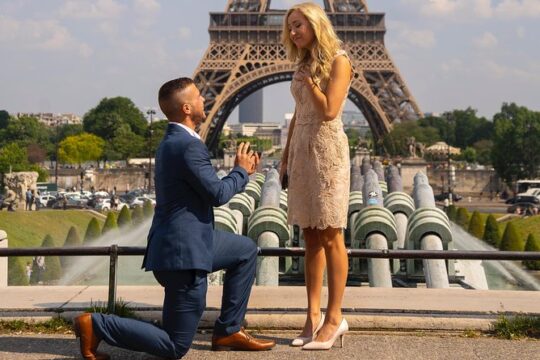 Proposal in Paris at the Eiffel Tower with Photoshoot & Video