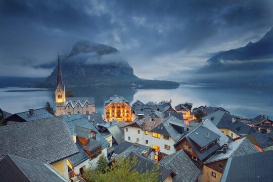 Scenic transfer from Salzburg to Prague with 4 hours stop in Hallstatt