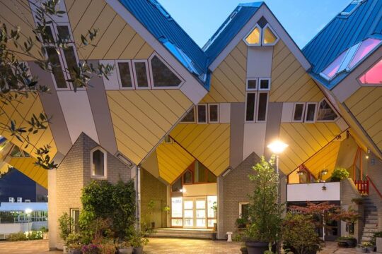 Private tour: Markthal, Cube houses and Rooftop Het Witte Huis
