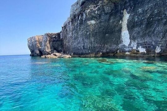 Comino Private Boat with Snorkeling and Cave Sightseeing