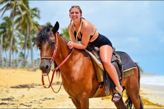 Sunset beach Horseback riding in Macao Beach