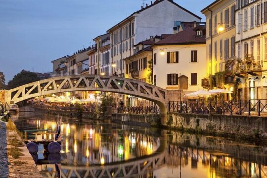 Arrival Private Transfer: Malpensa Airport MXP to Milan in Luxury Van