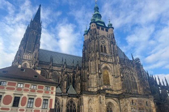 Walking Tour in Prague Castle complex by Czechoslovak Local