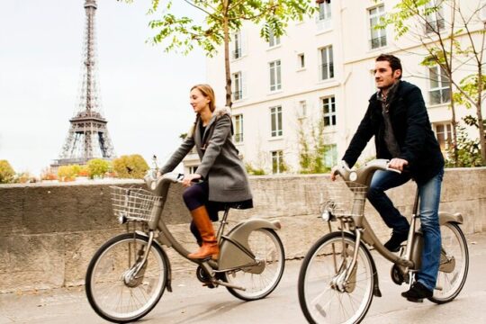 Paris Highlights Semiprivate Bike Tour