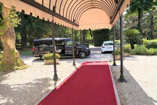 Private Taxi Transfer: Florence to Grotta Giusti and Montecatini