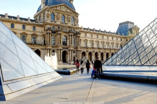 Louvre Museum: Family-Friendly Private Guided Tour