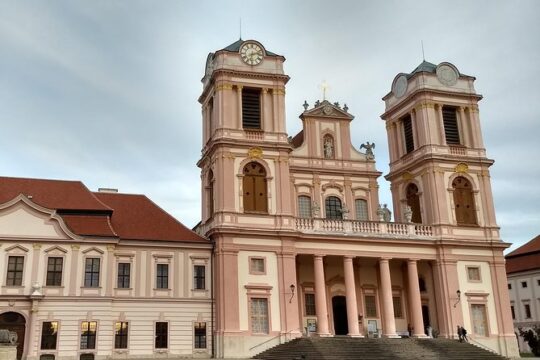2-Hour Private Hiking Tour to Experience Nature and Culture at Goettweig Abbey