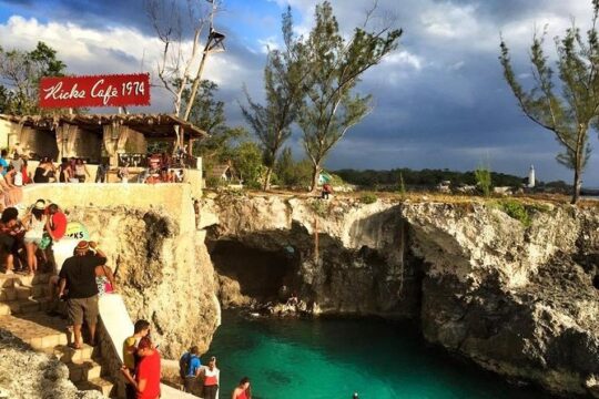 Negril Ricks cruise, Booby Cay Lobster Lunch & Cave Snorkeling